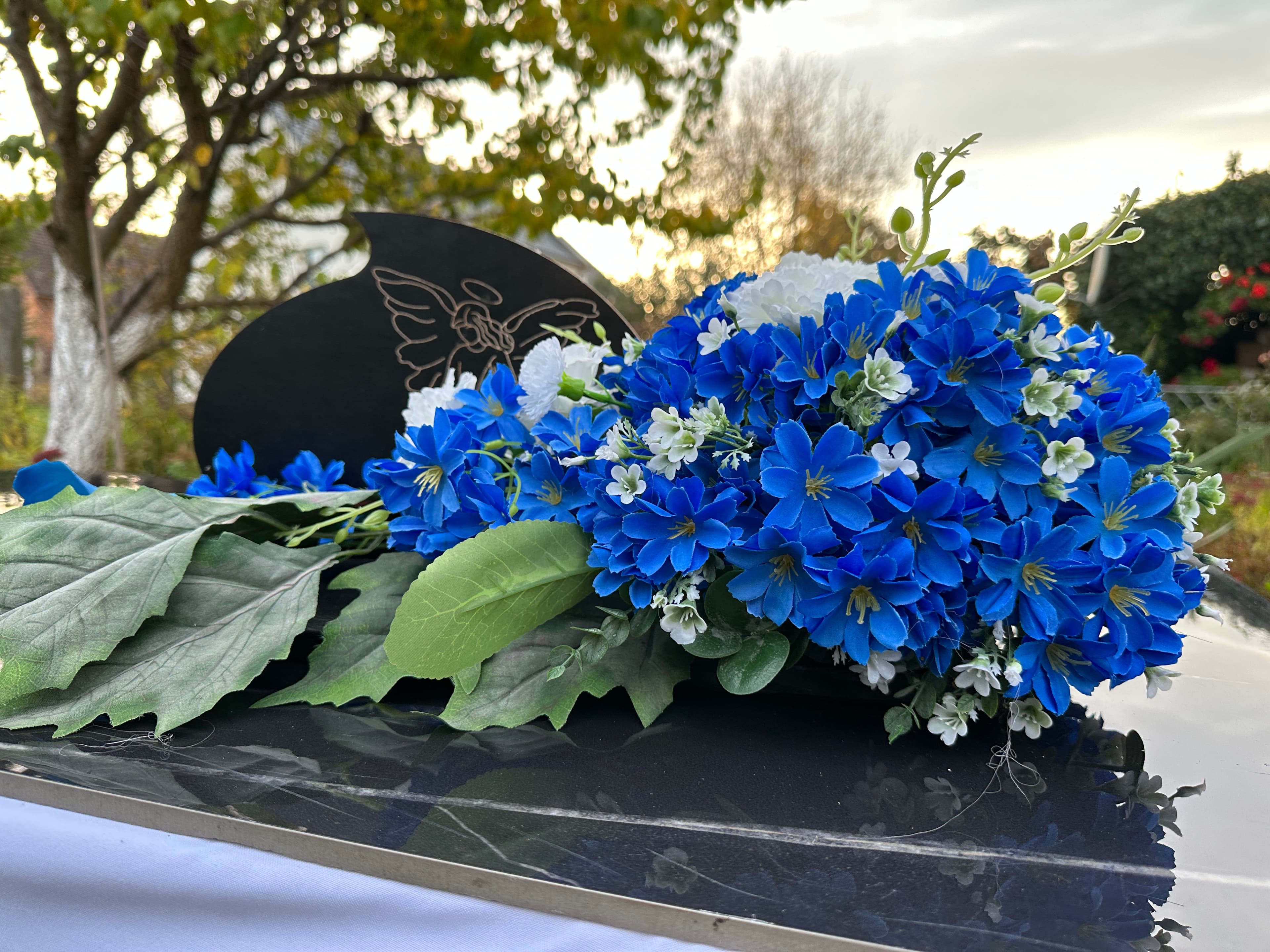 Błękit na podstawce